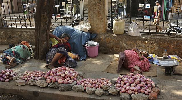 گرما در هند کشته می دهد تاحالا ۱۸۰۰نفر (عکس) 