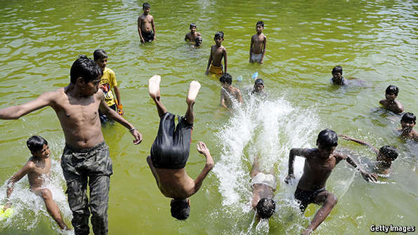 گرما در هند کشته می دهد تاحالا ۱۸۰۰نفر (عکس) 1