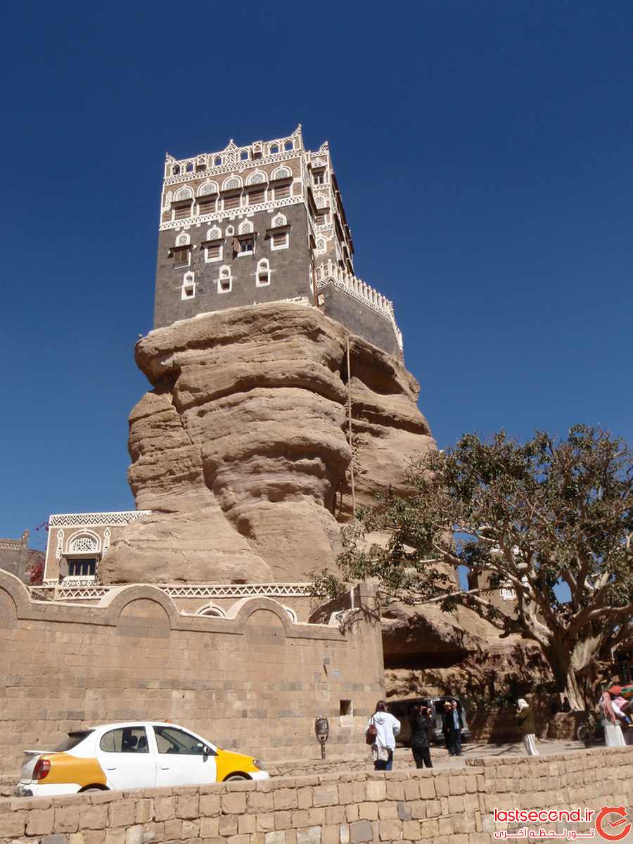 کاخ زیبای صخره ای در صنعا   