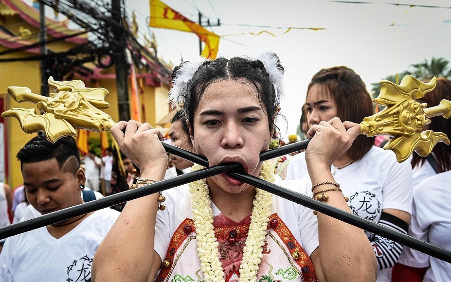 جشنواره‌ای وحشتناک در تایلند ‏ ‏ ‏ ‏ ‏ ‏ ‏  ‏ ‏  ‏ ‏‏ ‏ ‏ 