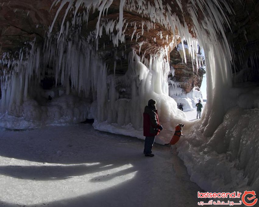 کشف غارهای یخی حیرت انگیر در دریاچه سوپریر