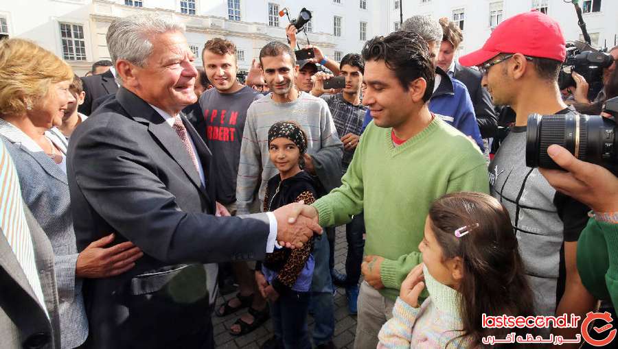 استقبال مردم آلمان از پناهجویان تازه وارد