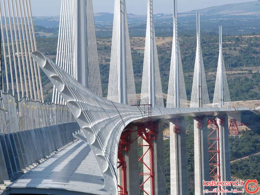  میلائو، طولانی ترین و بلندترین پل کابلی جهان  